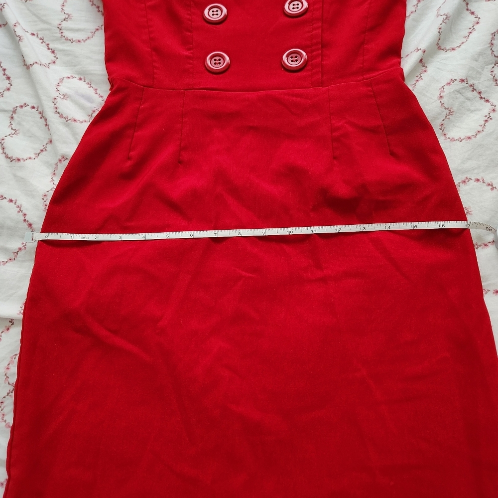 Beautiful red dress - Picture 6 of 9